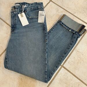 NWT🌷Good American (NEW in stores now!) Mid-Rise Cuff Jeans